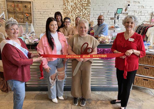 Southern Glam Boutique ribbon cutting