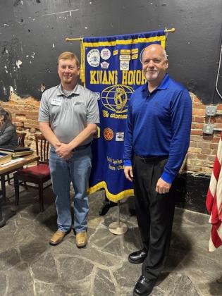 Butch Burney reports on Total Eclipse to the Sulphur Springs Kiwanis Club, President Gary Clem