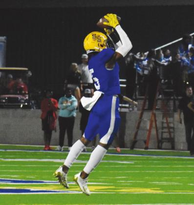 Sulphur Springs wide receiver CJ Williams makes a catch in the Wildcats 42-28 loss to No. 24 ranked Royse City. Williams finished the game with four catches for 47 yards. Staff photo by Tyler Lennon