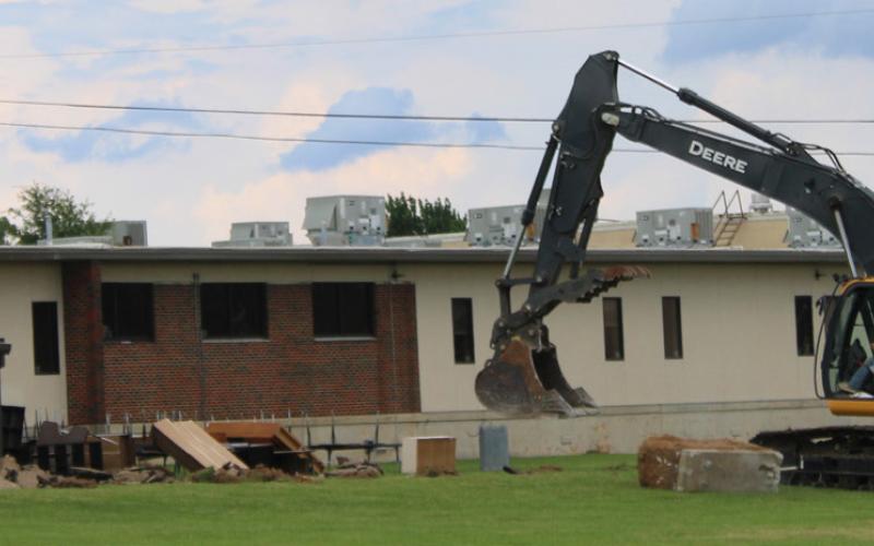 The circle drive off Lee Street at Sulphur Springs Elementary School