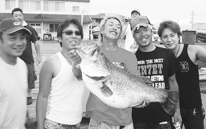 The International Game Fish Association says Manabu Kurita’s 22-pound, 4.97-ounce bass caught in 2009 from Lake Biwa in Japan, and George Perry’s 22-pound, four-ounce fish caught in 1932 from Montgomery Lake in Georgia, remain tied for the All-Tackle world record northern largemouth bass title. Both fish likely carried some Florida DNA, but the IGFA says it will not change its records without definitive proof. IGFA Photo